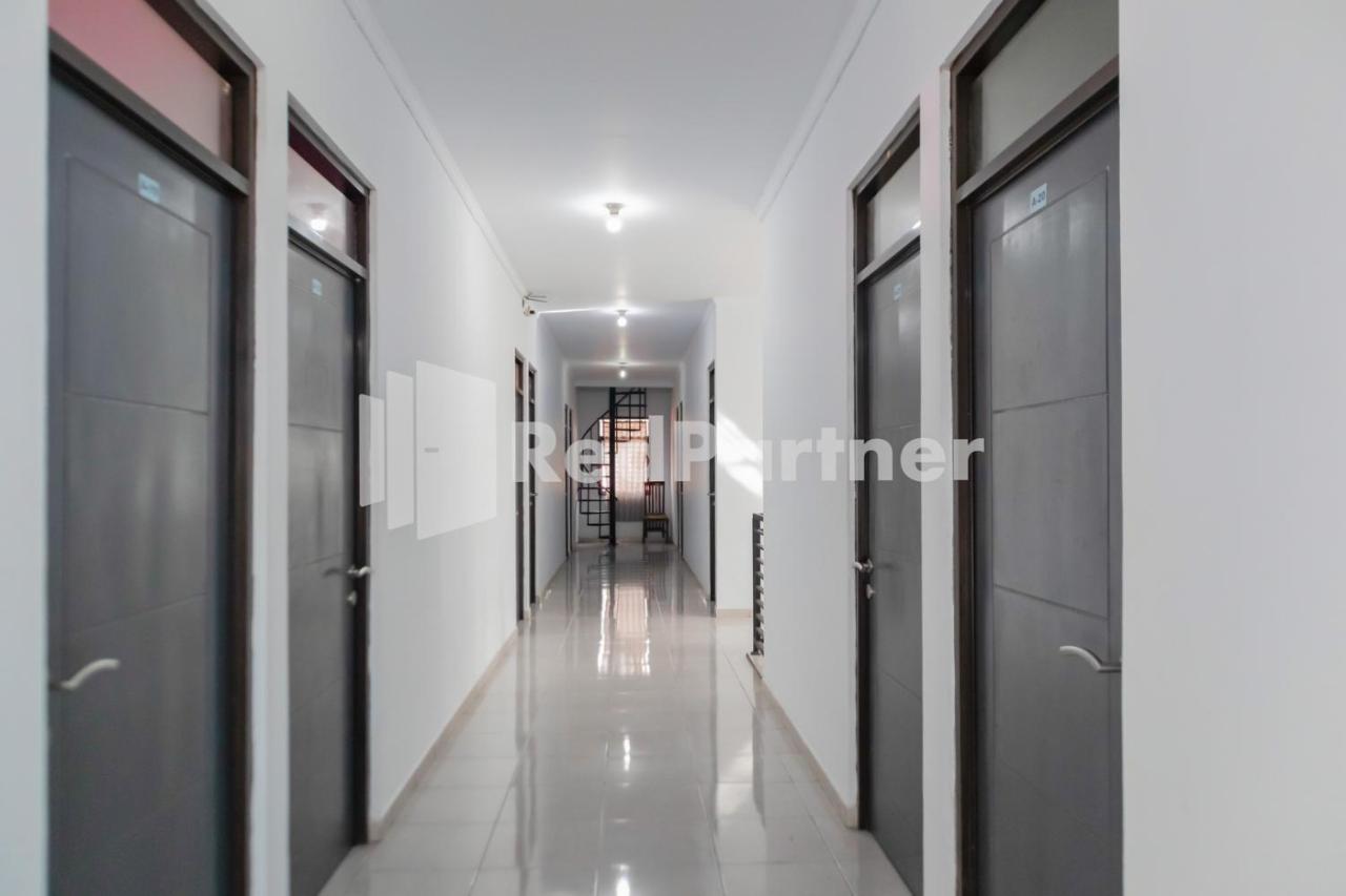 Oyo 2770 Zleepy Wisma Khazri Bogor Exterior foto