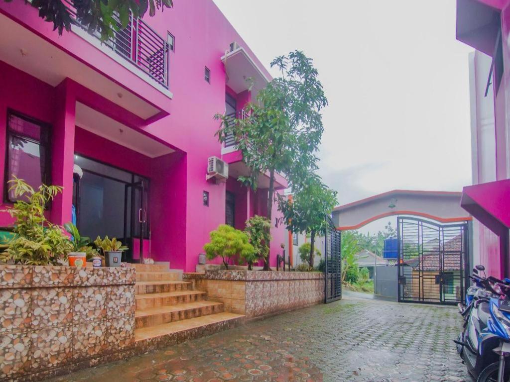 Oyo 2770 Zleepy Wisma Khazri Bogor Exterior foto